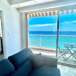 Apartman Seaviews By Jenni Menton, La Suite, Superbe Front De Mer, Emplacement Avec Terrasse Et Parking!