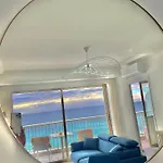 Apartman Seaviews By Jenni Menton, La Suite, Superbe Front De Mer, Emplacement Avec Terrasse Et Parking! Menton