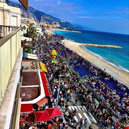 Seaviews By Jenni Menton, La Suite, Superbe Front De Mer, Emplacement Avec Terrasse Et Parking! מנטון