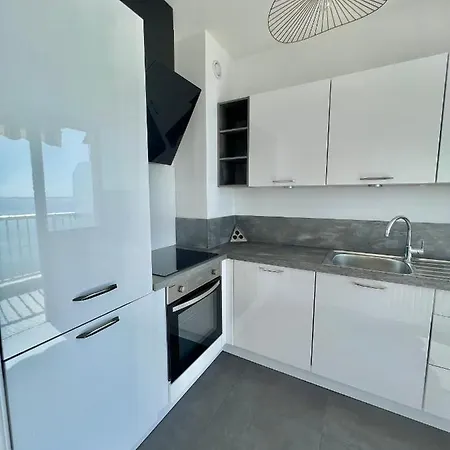 דירה Seaviews By Jenni Menton, La Suite, Superbe Front De Mer, Emplacement Avec Terrasse Et Parking!