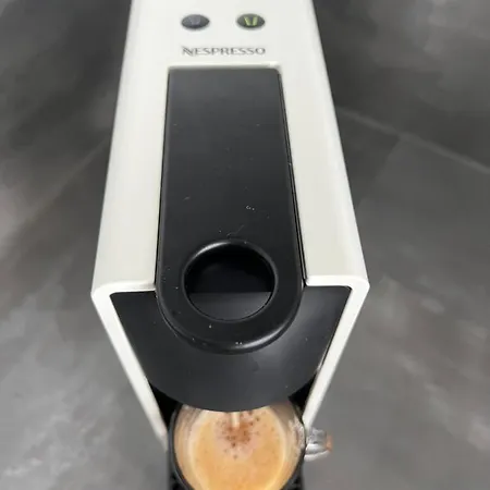 Seaviews By Jenni Menton, La Suite, Superbe Front De Mer, Emplacement Avec Terrasse Et Parking! דירה מנטון