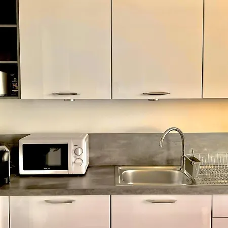 Seaviews By Jenni Menton, La Suite, Superbe Front De Mer, Emplacement Avec Terrasse Et Parking! Apartment Menton