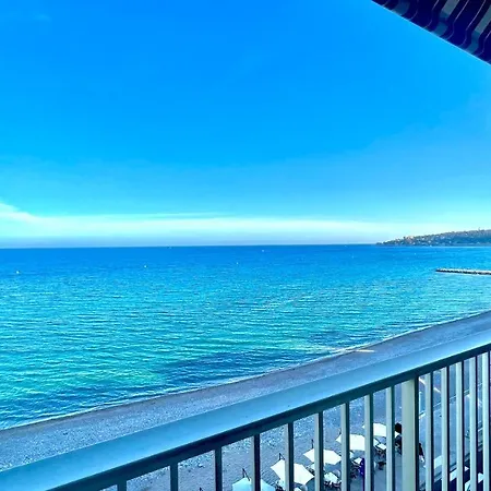 Seaviews By Jenni Menton, La Suite, Superbe Front De Mer, Emplacement Avec Terrasse Et Parking! מנטון