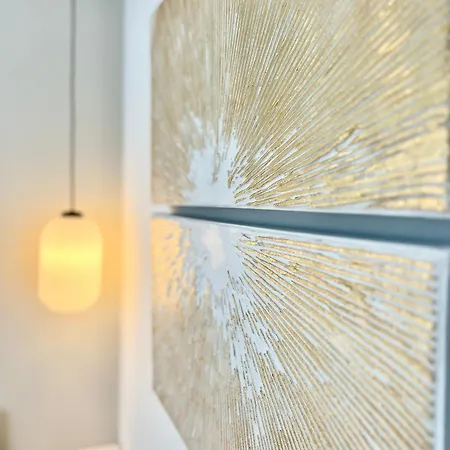 Seaviews By Jenni Menton, La Suite, Superbe Front De Mer, Emplacement Avec Terrasse Et Parking! דירה מנטון