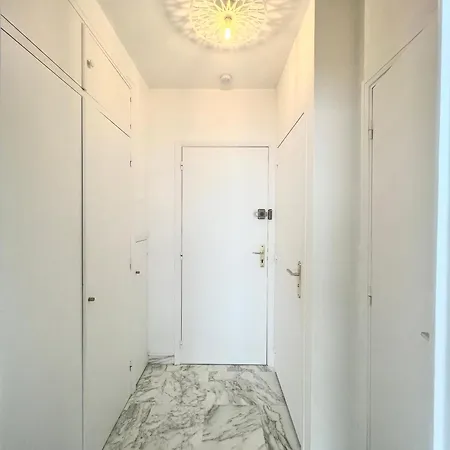 דירה Seaviews By Jenni Menton, La Suite, Superbe Front De Mer, Emplacement Avec Terrasse Et Parking! מנטון