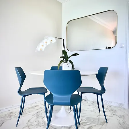 דירה Seaviews By Jenni Menton, La Suite, Superbe Front De Mer, Emplacement Avec Terrasse Et Parking!