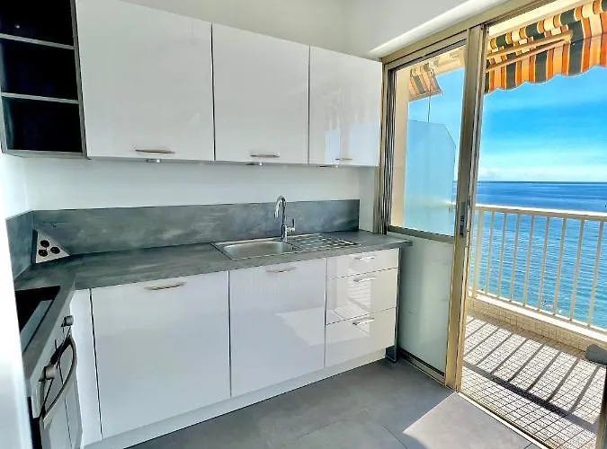 Apartmán Seaviews By Jenni Menton, La Suite, Superbe Front De Mer, Emplacement Avec Terrasse Et Parking! Menton