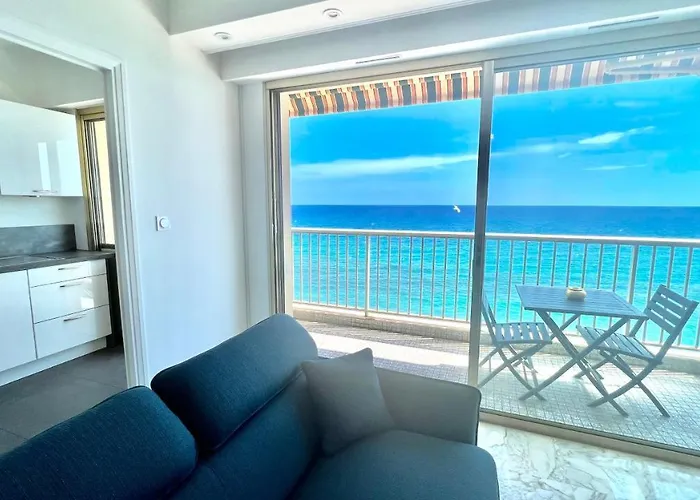 Apartmán Seaviews By Jenni Menton, La Suite, Superbe Front De Mer, Emplacement Avec Terrasse Et Parking!