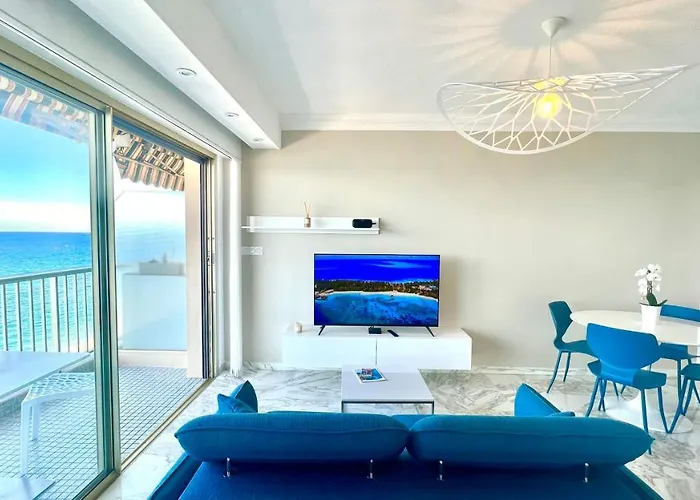 Seaviews By Jenni Menton, La Suite, Superbe Front De Mer, Emplacement Avec Terrasse Et Parking! Menton
